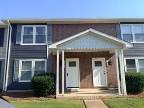 Fully Furnished and Clean Townhome near Atlanta - Image 2