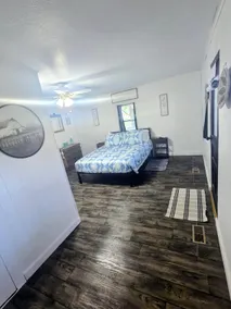 Spring Hill Farmhouse - Image 5