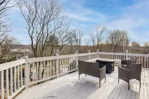 Lake Views, Deck Days & Pet-Friendly Stays - Image 4