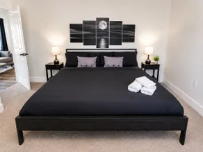 Executive 3BR Downtown Birmingham With Game Table 9H - Image 3