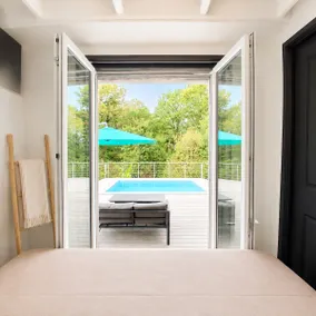 L'Éden Secret – private heated pool & hot tub - Image 4