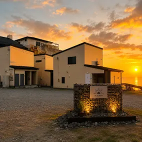 [Rented to one group per day] Cottage | 30 seconds to the sea | Blue Base Sunset | Rented to 7 people with a view of the sunset - Image 5