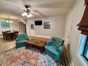 Garden district w/King, Queen, & 2 sleeper sofas - Image 3
