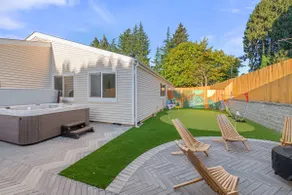 Villa 2 | Perfectly located Home, Spa + Mini golf - Image 5