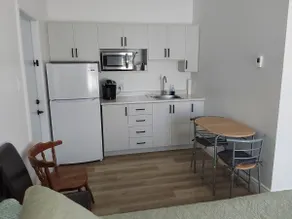 Atlantic Room with kitchenette and private bathroom - Image 3