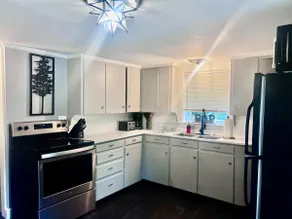 The West Leb Bungalow - Image 2