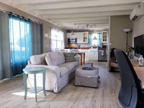 Light-filled 2 Bedroom House in Vista - Image 2