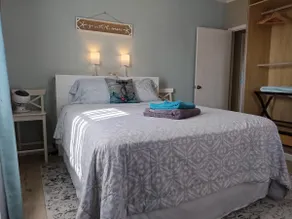 Light-filled 2 Bedroom House in Vista - Image 5