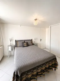 Authentic 1-bedroom apartment in La Ferté-sous-Jouarre - Image 2