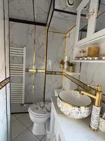 Authentic 1-bedroom apartment in La Ferté-sous-Jouarre - Image 3
