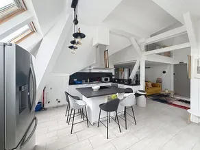 Atypical apartment near the city center - Image 2