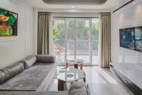 ❶① Living & Dining + 1 cozy Bedroom & big Balcony - Image 3
