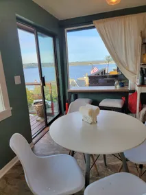 Breathtaking Bay Views in Old Town Tacoma - Image 5