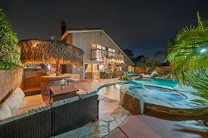 2500sqft House, Pool, Hot Tub, KingBed, 4BR/3.5Bth - Image 2