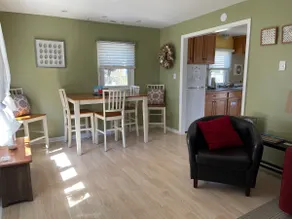 2BR cottage with private backyard - walk to town! - Image 4