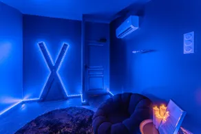 Le 7e Ciel • Love room, whirlpool bathtub & movie theater - Image 5