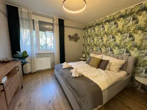 Quiet Family 2BR near Metro & Thermal Baths - Image 2