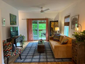 Stylish Montpelier 2BR Apt. Walk to town - Image 2