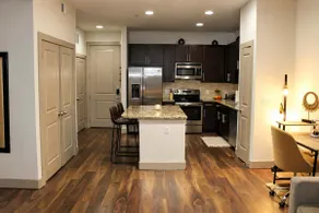 City Lights Luxury Suite - Image 4
