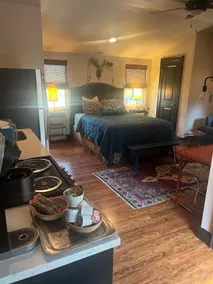 Private carriage house in the heart of Charlotte - Image 2