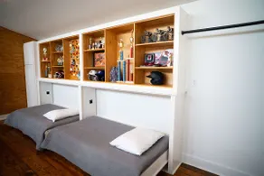 Mid Mod Studio - Garage - Kitchenette - 0.5 miles UCA - Image 4