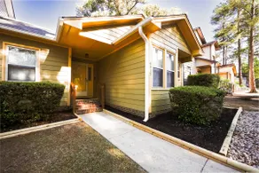 Townhouse minutes from Downtown - Image 3