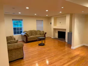 Private 2 Bed Rooms, Suite, Kitchen Laundry EV - Image 4