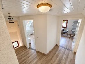 Cozy top-floor apartment in a quiet residential area - Image 5