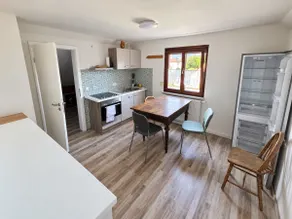 Cozy top-floor apartment in a quiet residential area - Image 3