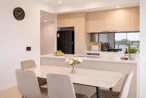 Modern Rouse Hill 2BR | Free Parking | 270° View - Image 2
