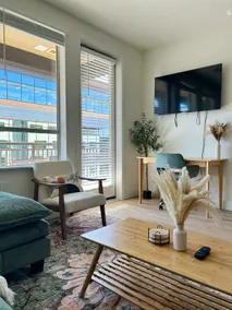 Stunning Apt | Rooftop Pool | Desert Ridge - Image 3