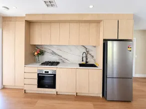 Luxury 4BR Retreat with Scenic Views - Image 5