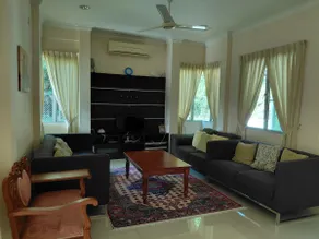 Spacious house in Sg Akar near airport & malls - Image 2