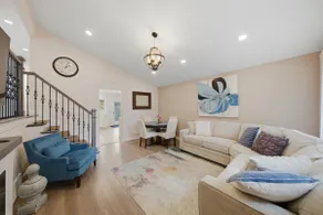 Entire 3B/2B Home in Wood Dale-Near O'Hare Airport - Image 2
