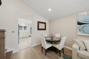 Entire 3B/2B Home in Wood Dale-Near O'Hare Airport - Image 5