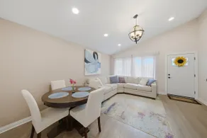 Entire 3B/2B Home in Wood Dale-Near O'Hare Airport - Image 4