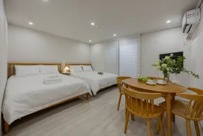 NEW OPEN) Sinnonhyeon Station 1 min/Gangnam Station 1 stop/Parking available/Free luggage storage/2 rooms/6 people/3 queen beds - Image 2