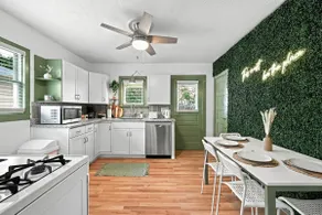 Stylish Private Home with Modern Design - Image 3