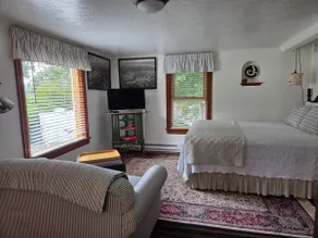 Cute Studio with Beach Access - Image 5