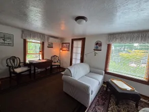 Cute Studio with Beach Access - Image 3