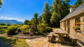 Traditional Cottage Lake Mountain Views-Stunning ! - Image 4