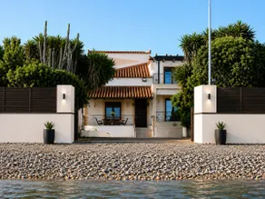 Seafront Villa Loukisia • 5BR • 10p • 1h Athens - Image 2