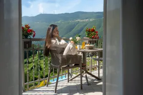 Suite with couples bathtub and panoramic balcony - Image 2