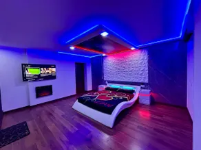 Jacuzzi under the starry sky, romantic getaway - Image 3