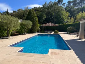 Rez de Villa au calme piscine chauffée, terrain pétanque - Image 3