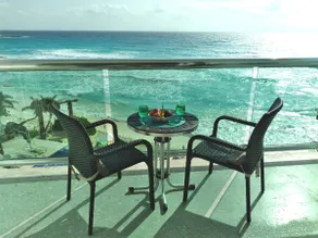 Club area condo with gorgeous view - Image 2
