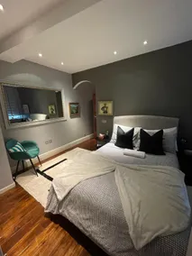 Superlux flat in Knightsbridge - Image 4