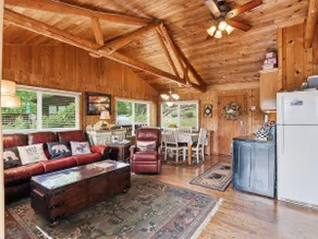 Cute and Comfy Cabin, Stunning Lakefront Views, - Image 3