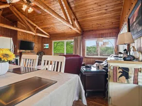 Cute and Comfy Cabin, Stunning Lakefront Views, - Image 2