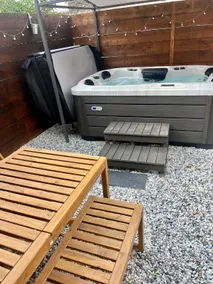 Hot tub and wellness cocoon - Image 5